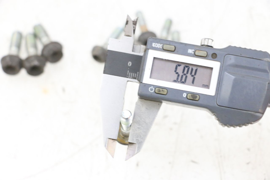 photo de ŚRUBA TARCZY HAMULCOWEJ HONDA NSR R 125 (1994 - 2003) - Zoom stanu zużycia