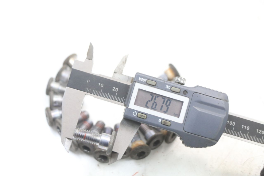 photo de ŚRUBA TARCZY HAMULCOWEJ HONDA NTV DEAUVILLE 650 (1998 - 2001) - Inny kąt widzenia