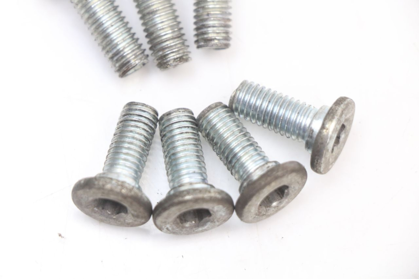 photo de ŚRUBA TARCZY HAMULCOWEJ ASTOR ORCAL 125 (2015 - 2017) - Zoom stanu zużycia