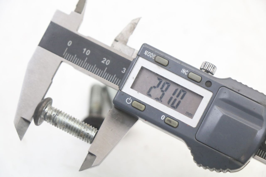 photo de ŚRUBA TARCZY HAMULCOWEJ PEUGEOT KISBEE 2T 50 (2010 - 2017) - Inny kąt widzenia