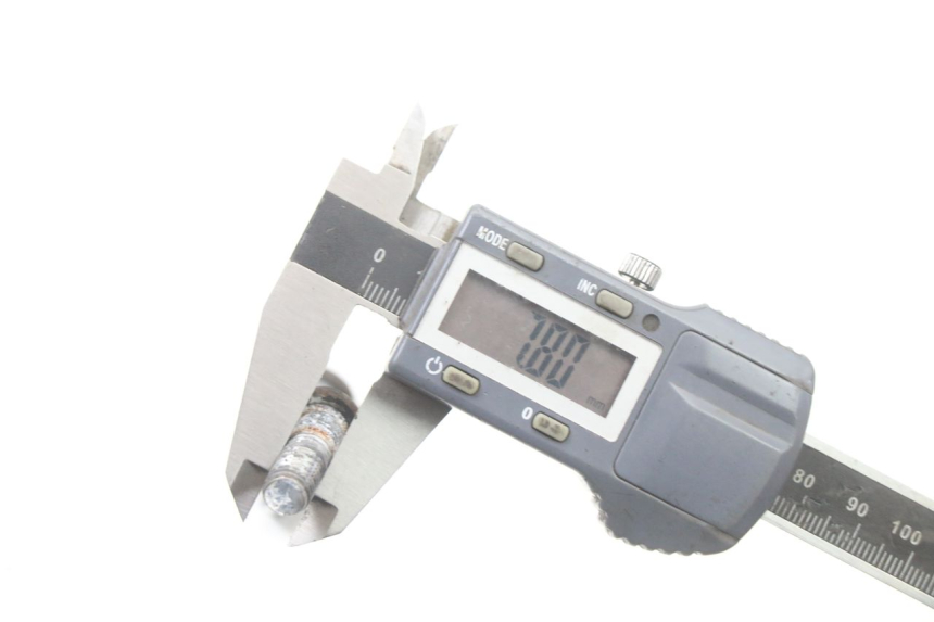 photo de ŚRUBA TARCZY HAMULCOWEJ PEUGEOT KISBEE 4T 50 (2018 - 2022) - Zbliżenie techniczne