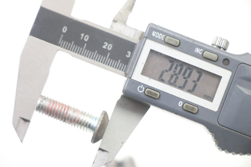 photo de ŚRUBA TARCZY HAMULCOWEJ PEUGEOT KISBEE 4T 50 (2018 - 2022) - Inny kąt widzenia