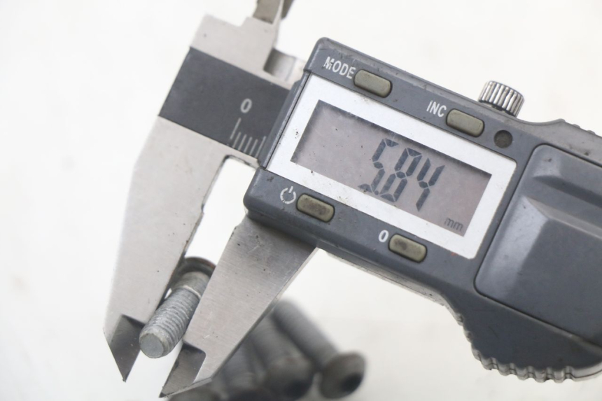 photo de ŚRUBA TARCZY HAMULCOWEJ PIAGGIO BEVERLY 125 (1998 - 2005) - Inny kąt widzenia