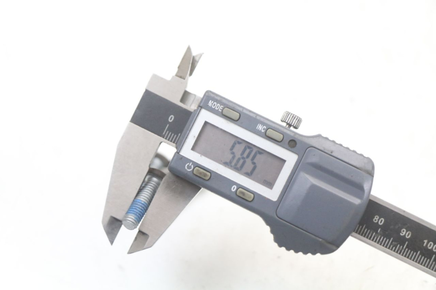 photo de ŚRUBA TARCZY HAMULCOWEJ PIAGGIO LIBERTY IGET 4T 50 (2021 - 2025) - Zbliżenie techniczne