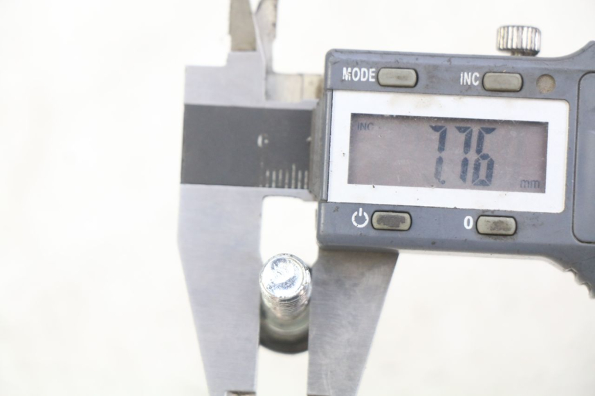 photo de ŚRUBA TARCZY HAMULCOWEJ YAMASAKI RAPTOR 50 (2013 - 2018) - Zoom stanu zużycia