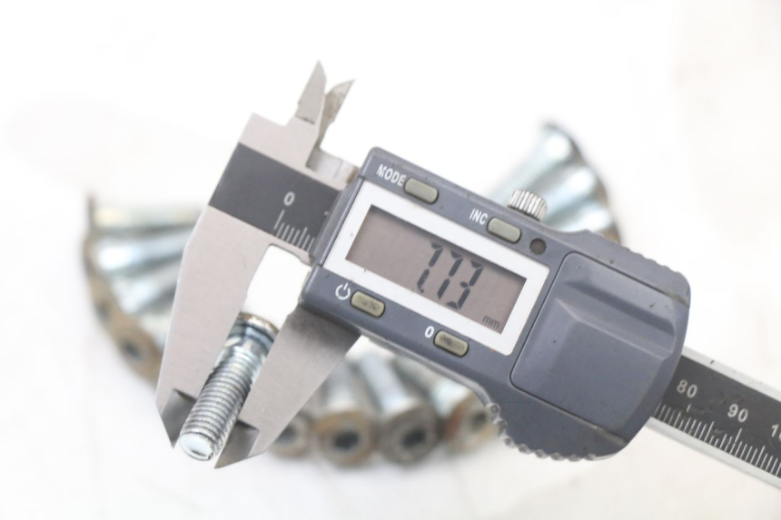 photo de ŚRUBA TARCZY HAMULCOWEJ REGAL RAPTOR RAXTER 2 125 (2007 - 2015) - Inny kąt widzenia