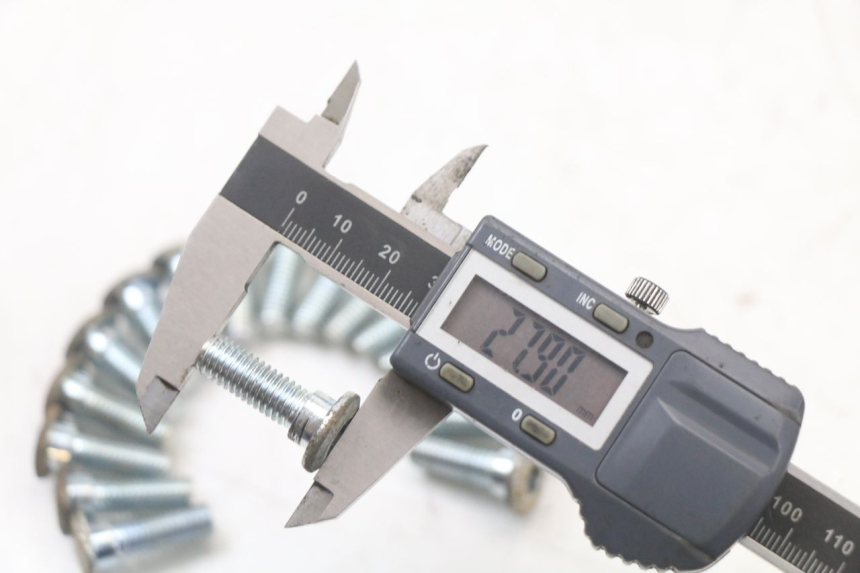 photo de ŚRUBA TARCZY HAMULCOWEJ REGAL RAPTOR SPYDER 125 (2010 - 2018) - Zoom stanu zużycia