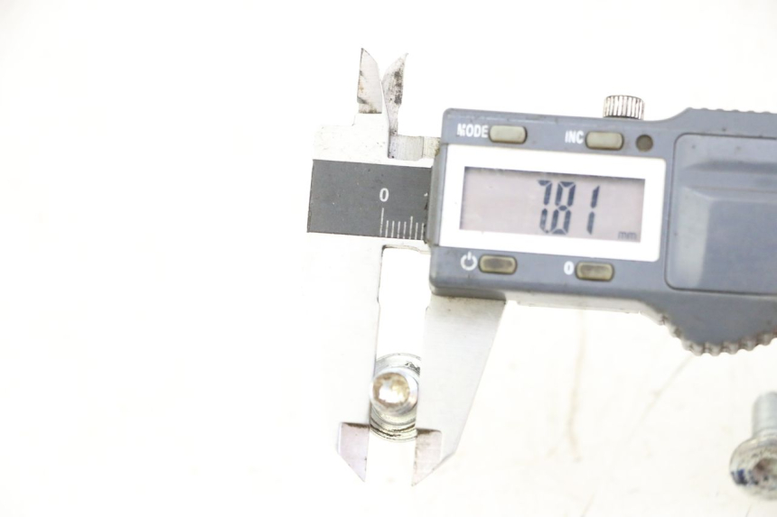 photo de ŚRUBA TARCZY HAMULCOWEJ APOLLO RFZ 125 - Zoom stanu zużycia