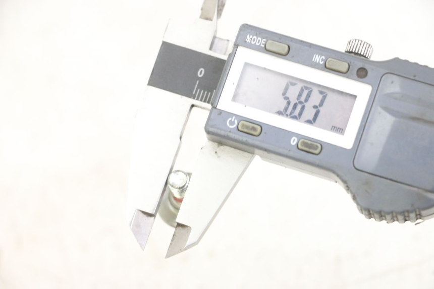 photo de ŚRUBA TARCZY HAMULCOWEJ ROYAL ENFIELD HYMALAYAN 410 (2016 - 2023) - Zoom stanu zużycia