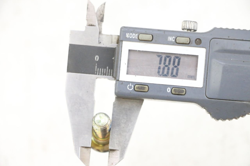 photo de ŚRUBA TARCZY HAMULCOWEJ DAELIM S1 125 (2007 - 2016) - Zoom stanu zużycia