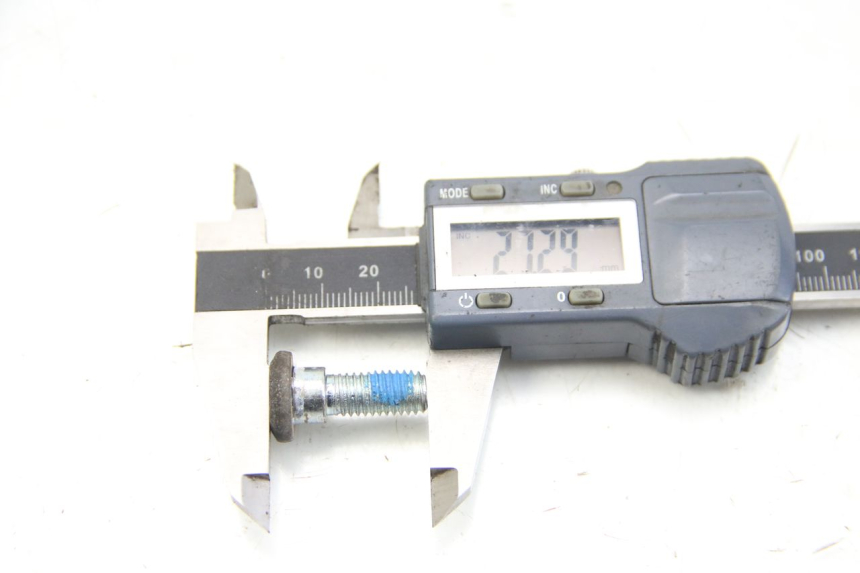 photo de ŚRUBA TARCZY HAMULCOWEJ DAELIM S3 125 (2010 - 2017) - Zoom stanu zużycia