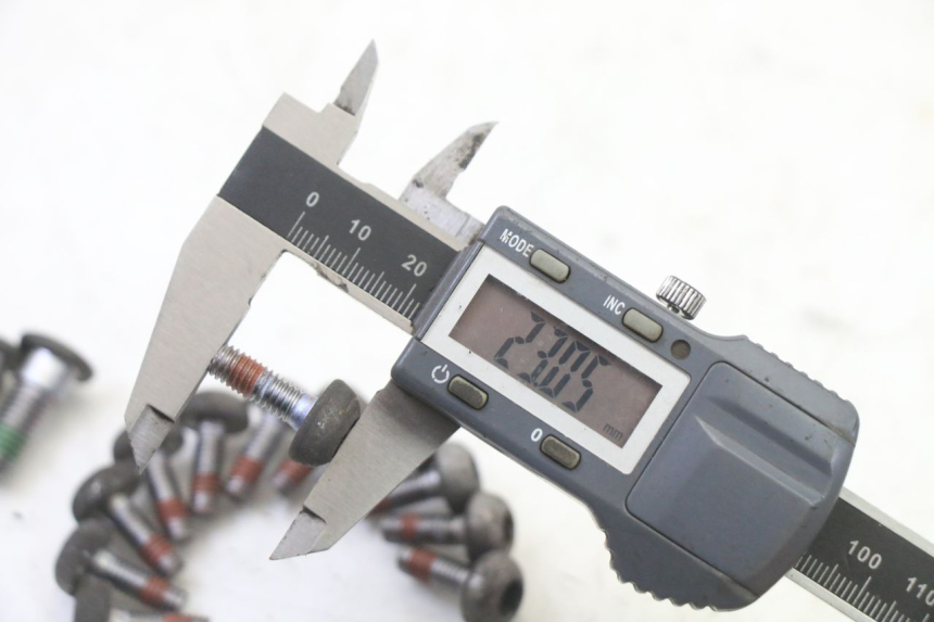 photo de ŚRUBA TARCZY HAMULCOWEJ HONDA ST PAN EUROPEAN 1300 (2002 - 2013) - Widok ogólny