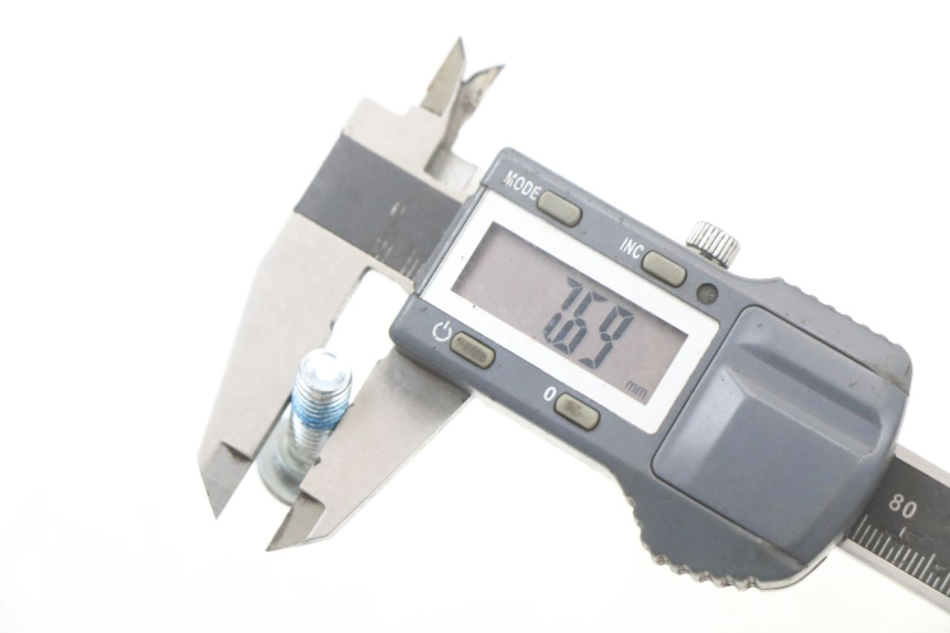 photo de ŚRUBA TARCZY HAMULCOWEJ VASTRO STREET X 4T 50 (2016 - 2021) - Zbliżenie techniczne