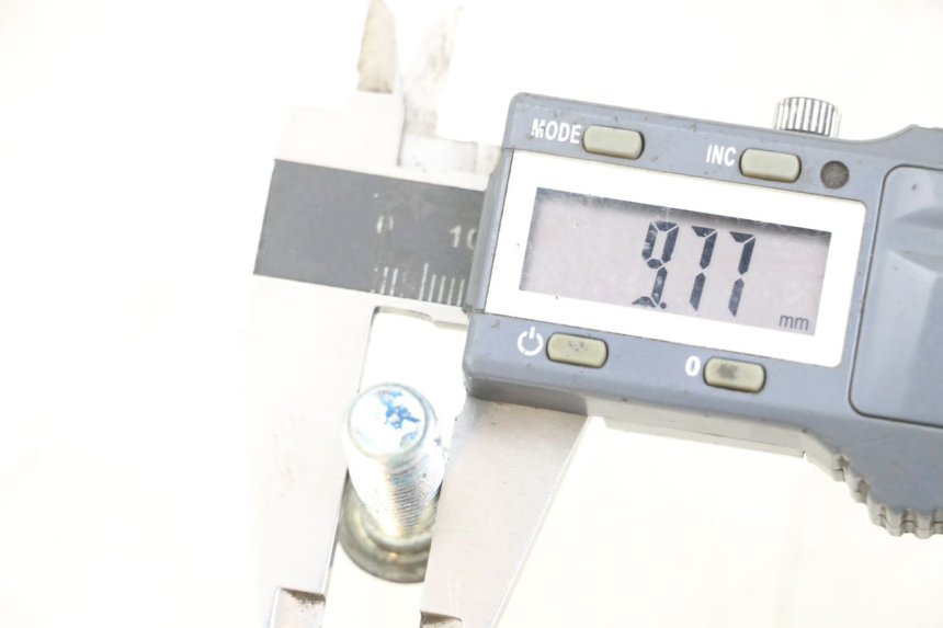 photo de ŚRUBA TARCZY HAMULCOWEJ MBK STUNT NAKED 50 (2004 - 2018) - Zoom stanu zużycia