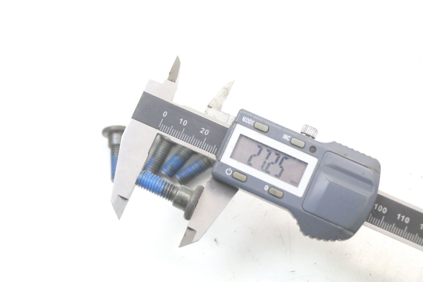 photo de ŚRUBA TARCZY HAMULCOWEJ KYMCO SUPER 8 125 (2008 - 2015) - Inny kąt widzenia