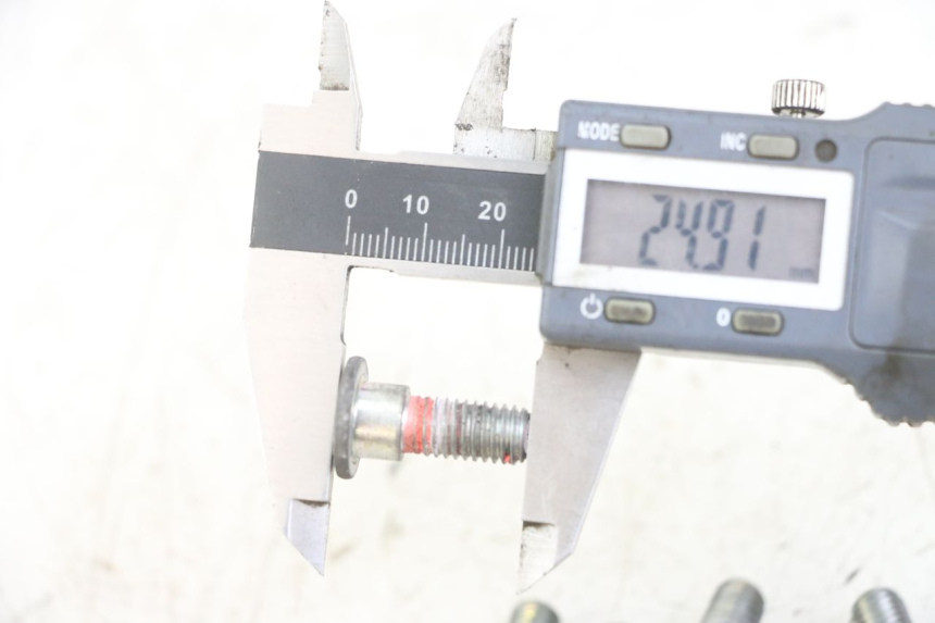 photo de ŚRUBA TARCZY HAMULCOWEJ SUZUKI BURGMAN 125 (2018 - 2021) - Szczegół części