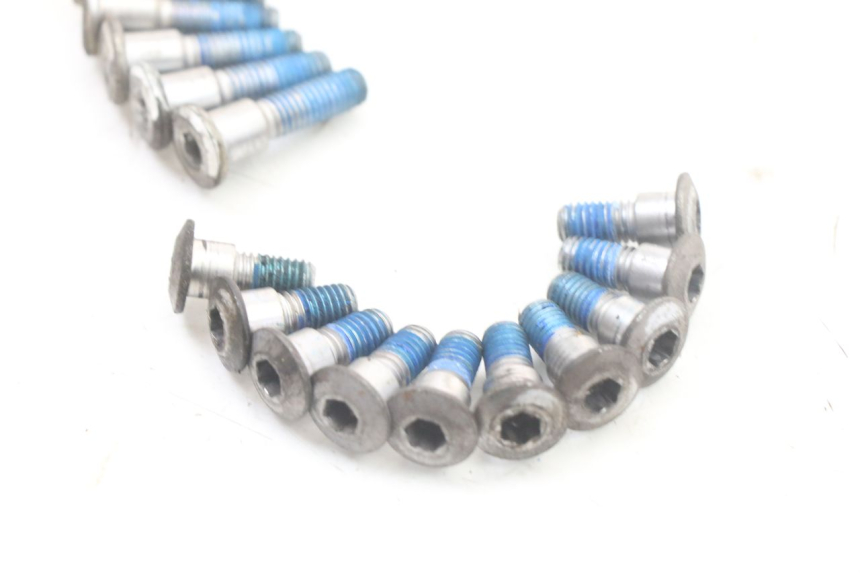 photo de ŚRUBA TARCZY HAMULCOWEJ SUZUKI GSX F GSXF 650 (2007 - 2015) - Stan powierzchni