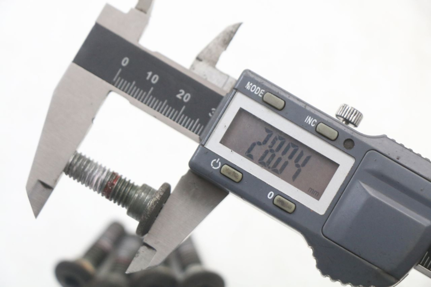 photo de ŚRUBA TARCZY HAMULCOWEJ SYM ORBIT III 3 4T 50 (2018 - 2021) - Zoom stanu zużycia