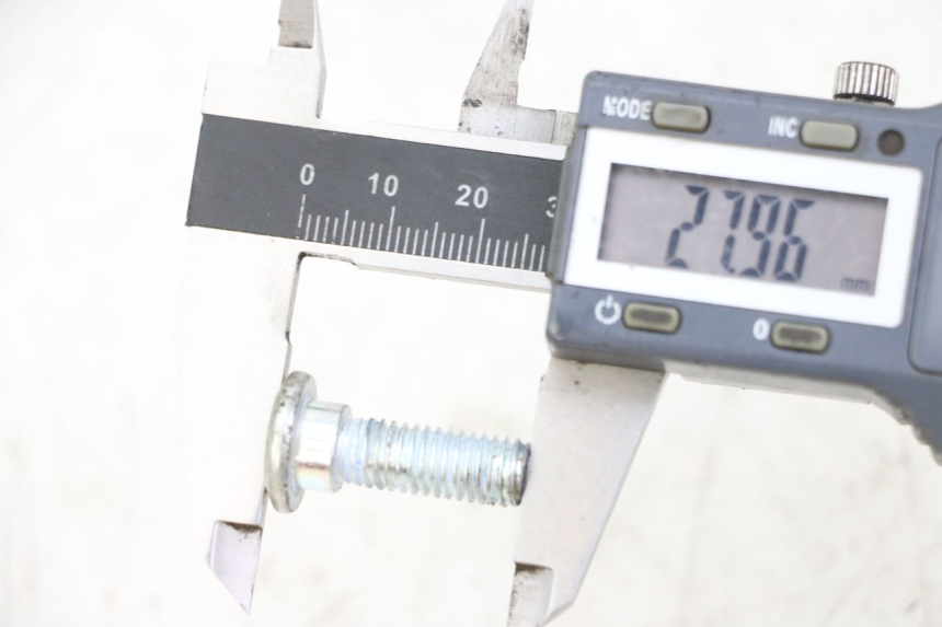 photo de ŚRUBA TARCZY HAMULCOWEJ TNT MOTOR BOSTON 4T 50 (2018 - 2025) - Zoom stanu zużycia