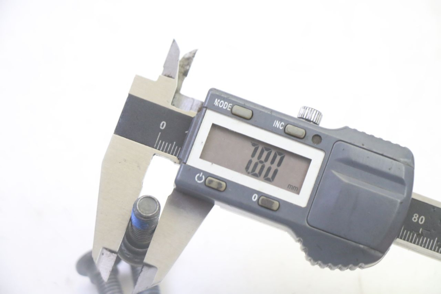 photo de ŚRUBA TARCZY HAMULCOWEJ PEUGEOT TWEET 4T 50 (2018 - 2022) - Zbliżenie techniczne