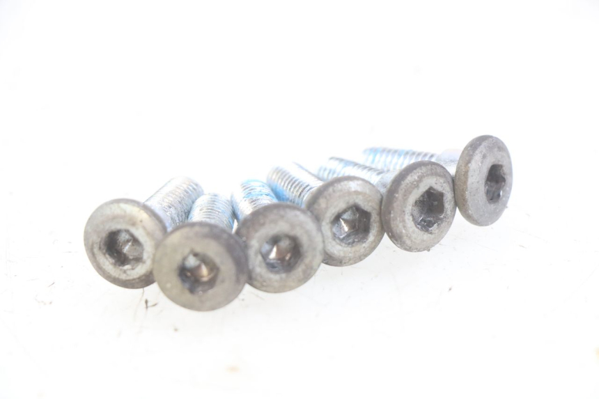 photo de ŚRUBA TARCZY HAMULCOWEJ DAELIM VJ ROADWIN FI 125 (2008 - 2017) - Szczegół części