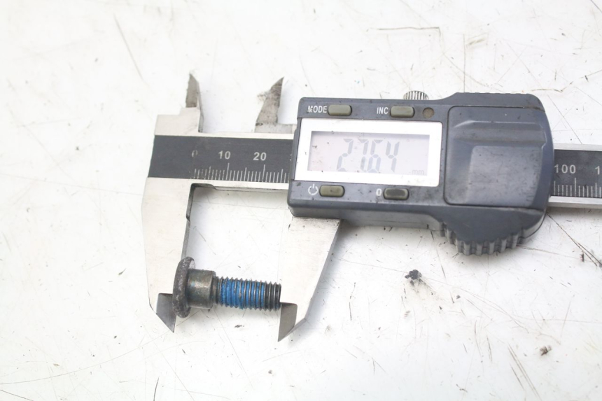 photo de ŚRUBA TARCZY HAMULCOWEJ KYMCO X-CITING XCITING 400 (2014 - 2018) - Zbliżenie techniczne