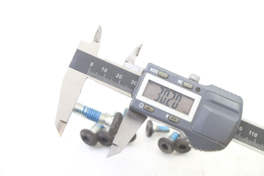 photo de ŚRUBA TARCZY HAMULCOWEJ YAMAHA XMAX X-MAX 125 (2006 - 2009) - Inny kąt widzenia