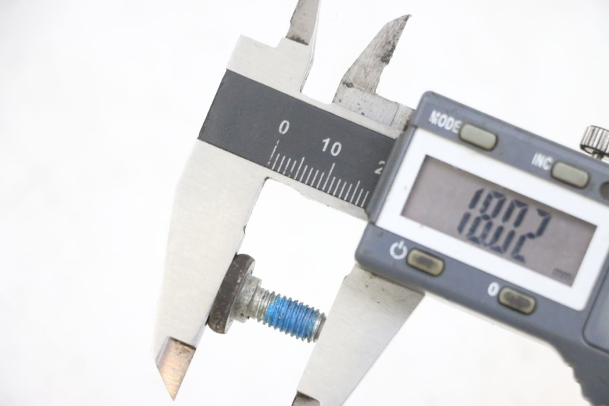 photo de ŚRUBA TARCZY HAMULCOWEJ YAMAHA XMAX X-MAX 125 (2006 - 2009) - Inny kąt widzenia