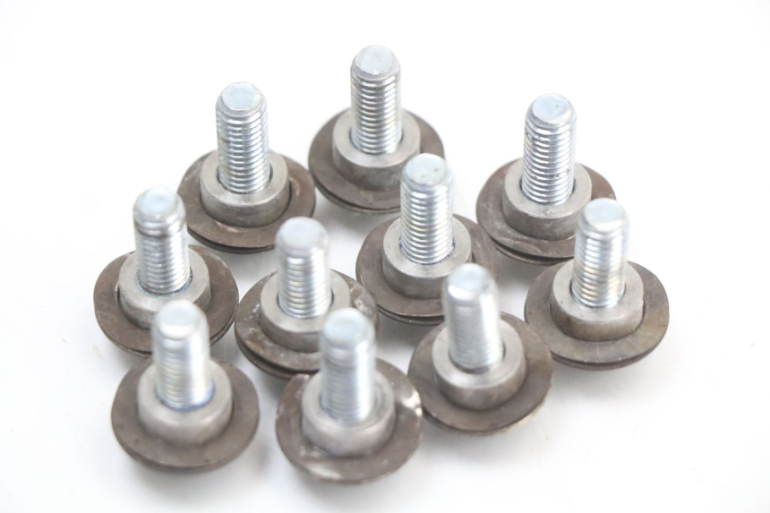 photo de ŚRUBA TARCZY HAMULCOWEJ PIAGGIO X10 125 (2012 - 2017) - Zoom stanu zużycia