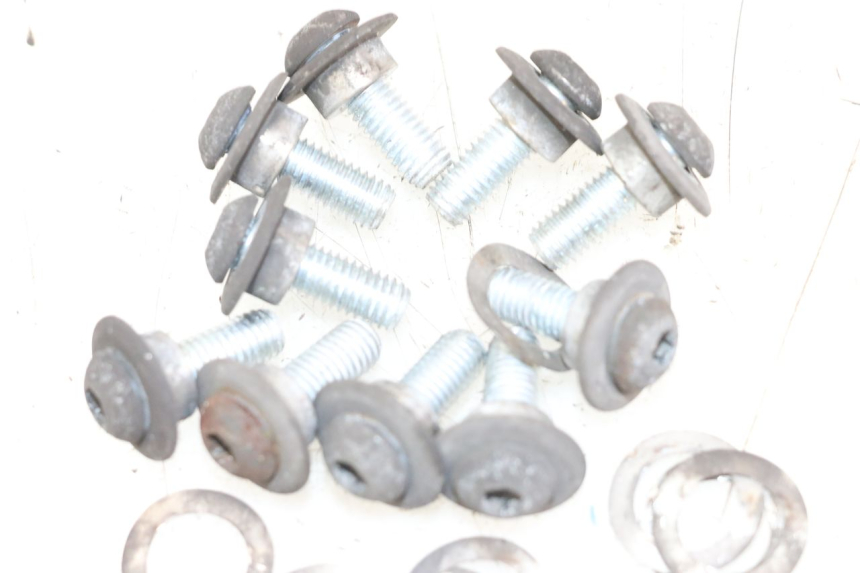 photo de ŚRUBA TARCZY HAMULCOWEJ PIAGGIO X10 125 (2012 - 2017) - Szczegół części