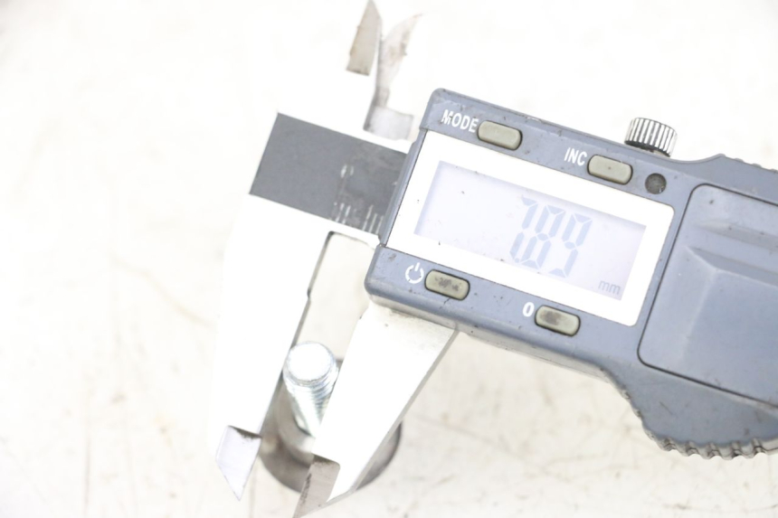 photo de ŚRUBA TARCZY HAMULCOWEJ PIAGGIO X10 125 (2012 - 2017) - Inny kąt widzenia