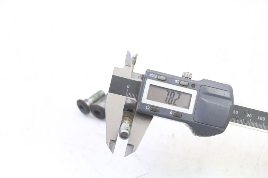 photo de ŚRUBA TARCZY HAMULCOWEJ HONDA X8R 50 (1998 - 2003) - Inny kąt widzenia