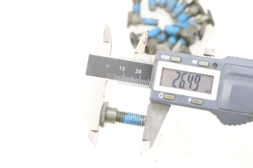 photo de ŚRUBA TARCZY HAMULCOWEJ KYMCO XCITING 250 (2006 - 2009) - Zoom stanu zużycia