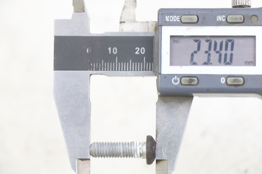 photo de ŚRUBA TARCZY HAMULCOWEJ PIAGGIO XEVO - X EVO 125 (2007 - 2017) - Zoom stanu zużycia