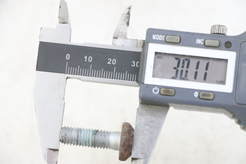 photo de ŚRUBA TARCZY HAMULCOWEJ YAMAHA XJ6 ABS 600 (2008 - 2016) - Widok ogólny