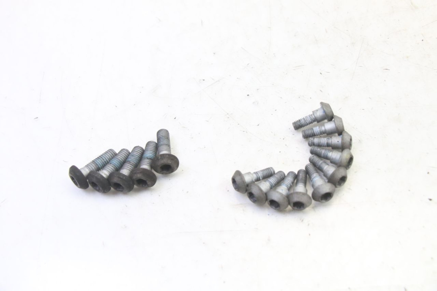 photo de ŚRUBA TARCZY HAMULCOWEJ YAMAHA XJ6 ABS 600 (2008 - 2016) - Szczegół części