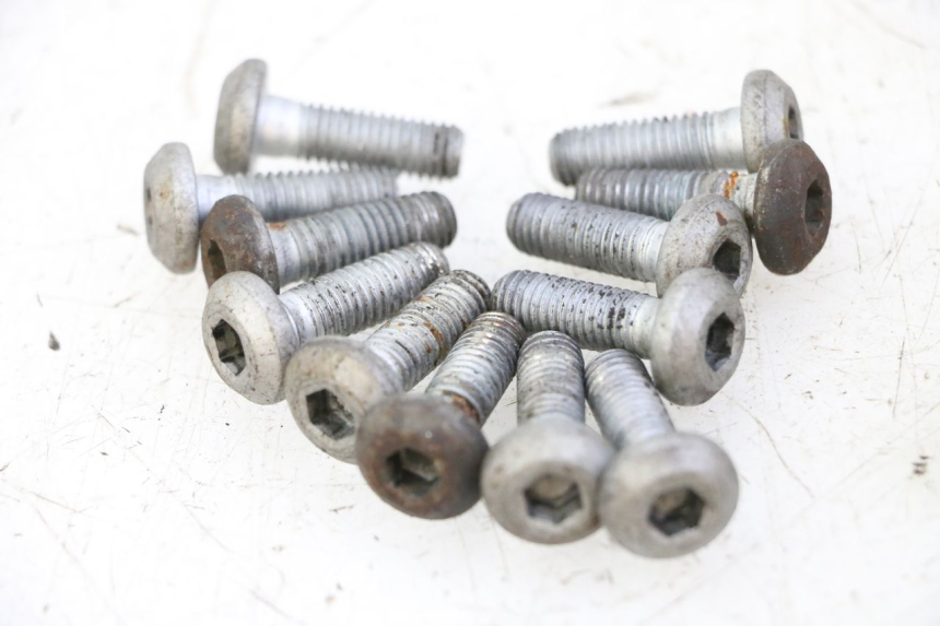 photo de ŚRUBA TARCZY HAMULCOWEJ YAMAHA XJN DIVERSION 600 (2000 - 2003) - Zbliżenie techniczne