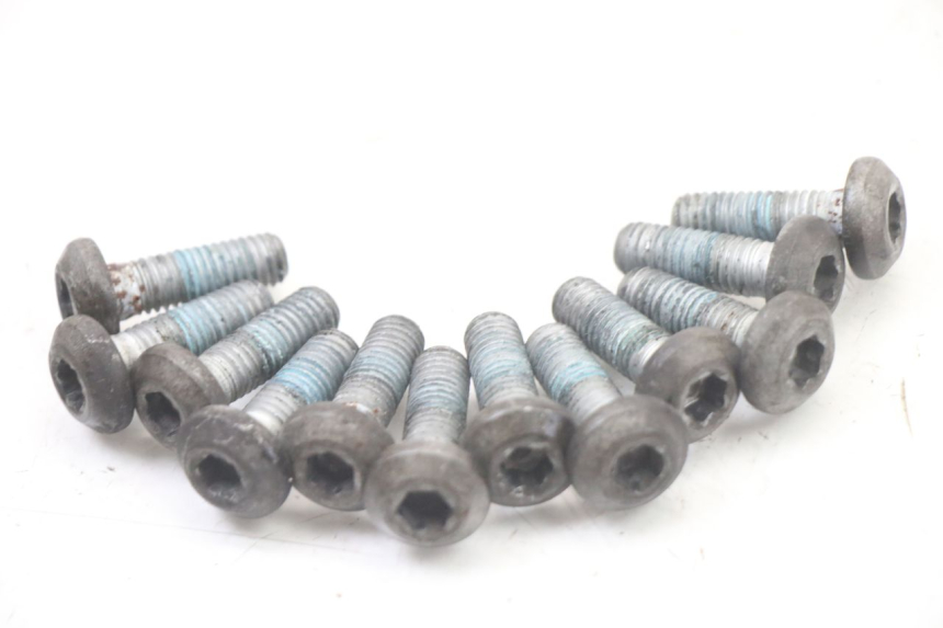 photo de ŚRUBA TARCZY HAMULCOWEJ YAMAHA FZS FAZER 600 (2001 - 2003) - Szczegół części