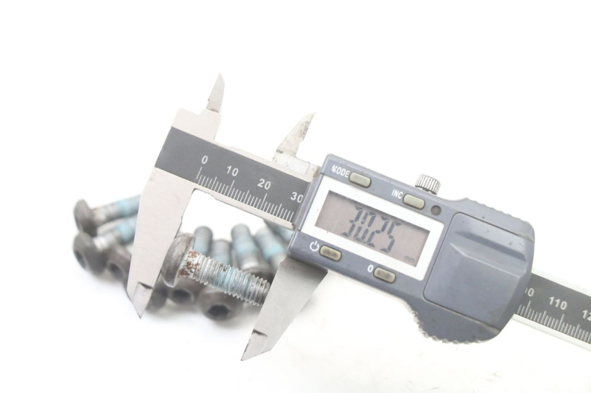 photo de ŚRUBA TARCZY HAMULCOWEJ YAMAHA FZS FAZER 600 (2001 - 2003) - Inny kąt widzenia