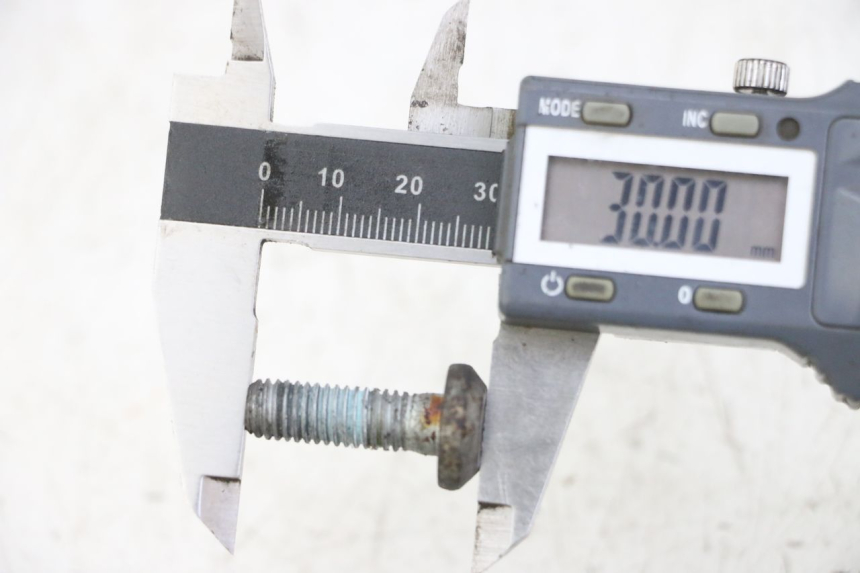 photo de ŚRUBA TARCZY HAMULCOWEJ YAMAHA FZS FAZER 600 (2001 - 2003) - Szczegół części