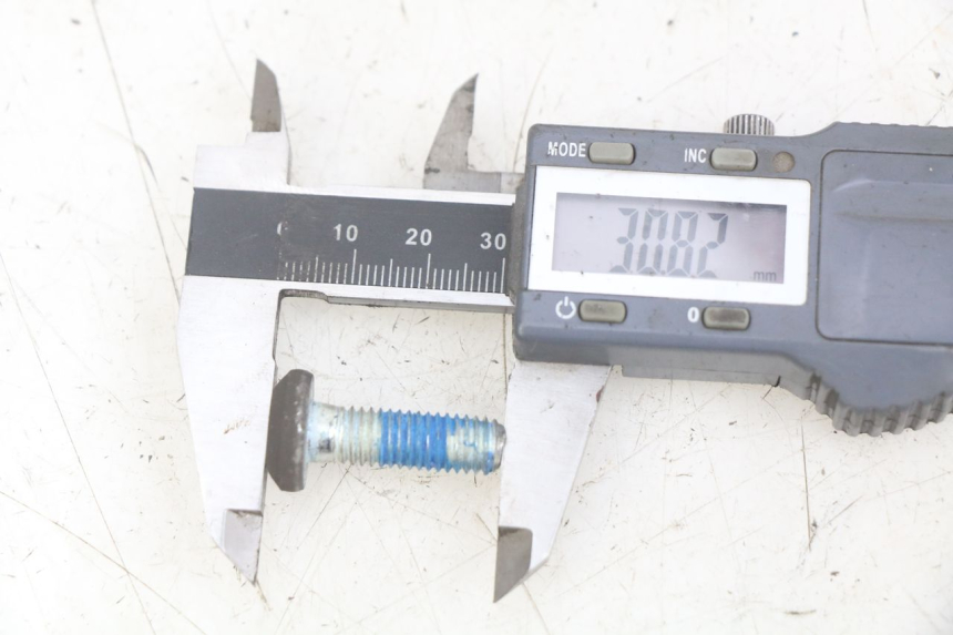 photo de ŚRUBA TARCZY HAMULCOWEJ YAMAHA YP MAJESTY 125 (2007 - 2010) - Inny kąt widzenia