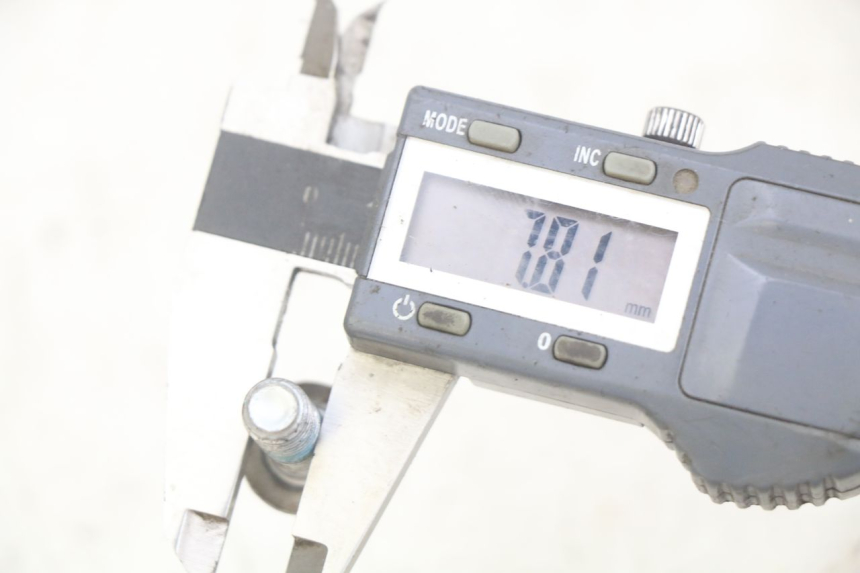 photo de ŚRUBA TARCZY HAMULCOWEJ YAMAHA YP MAJESTY 400 (2004 - 2008) - Zoom stanu zużycia