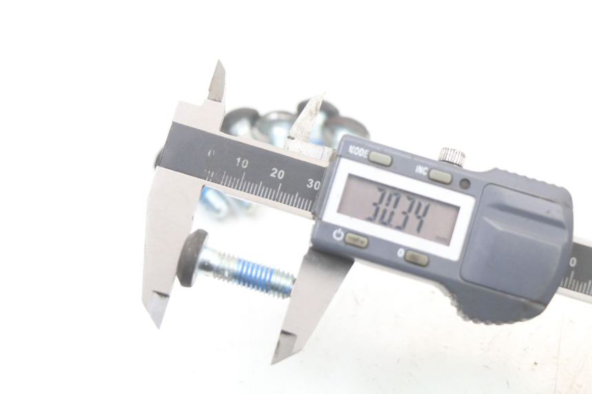 photo de ŚRUBA TARCZY HAMULCOWEJ YAMAHA YP MAJESTY 125 (2002 - 2006) - Inny kąt widzenia